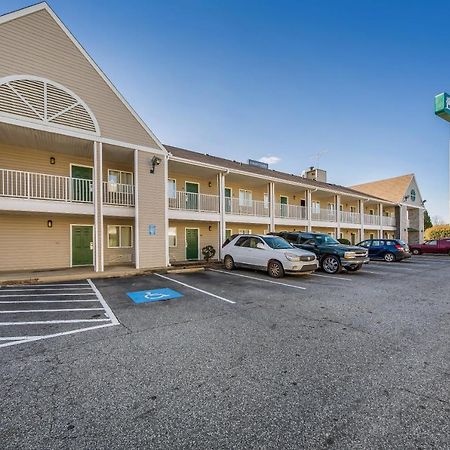 Hometowne Studios By Red Roof Spartanburg - Asheville Highway Southern Shops Exteriér fotografie