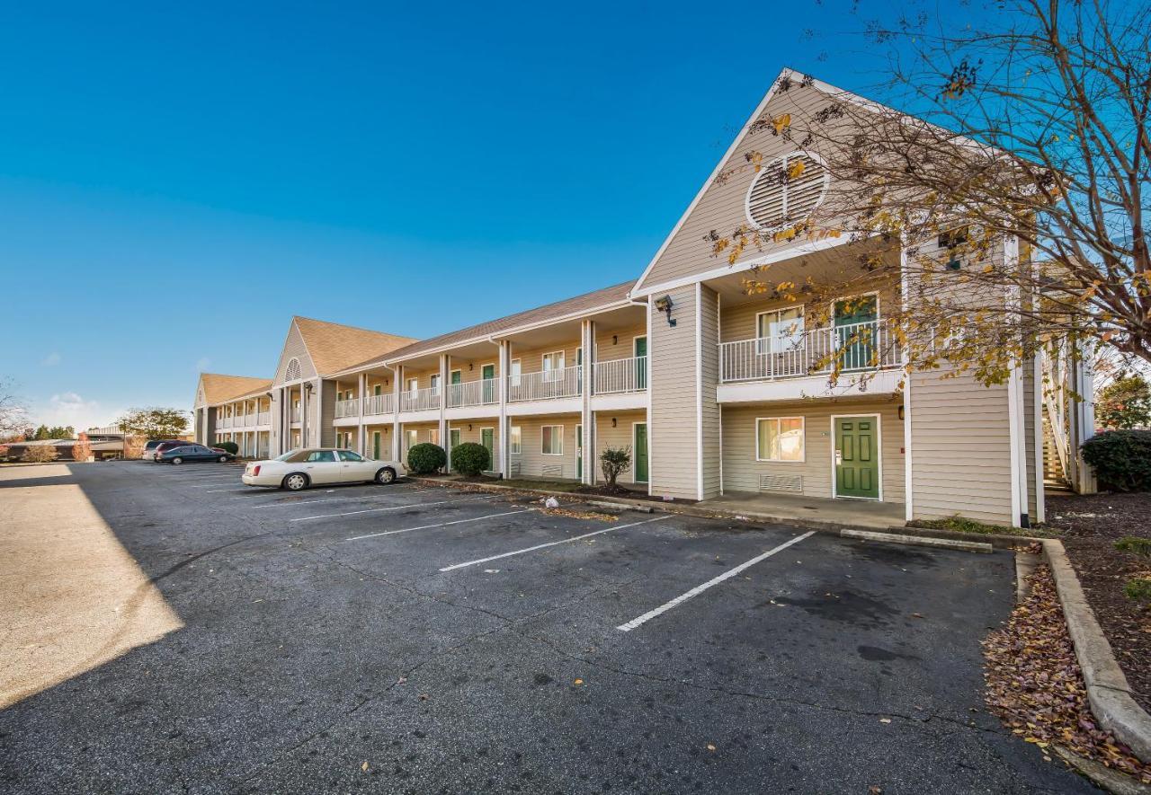 Hometowne Studios By Red Roof Spartanburg - Asheville Highway Southern Shops Exteriér fotografie